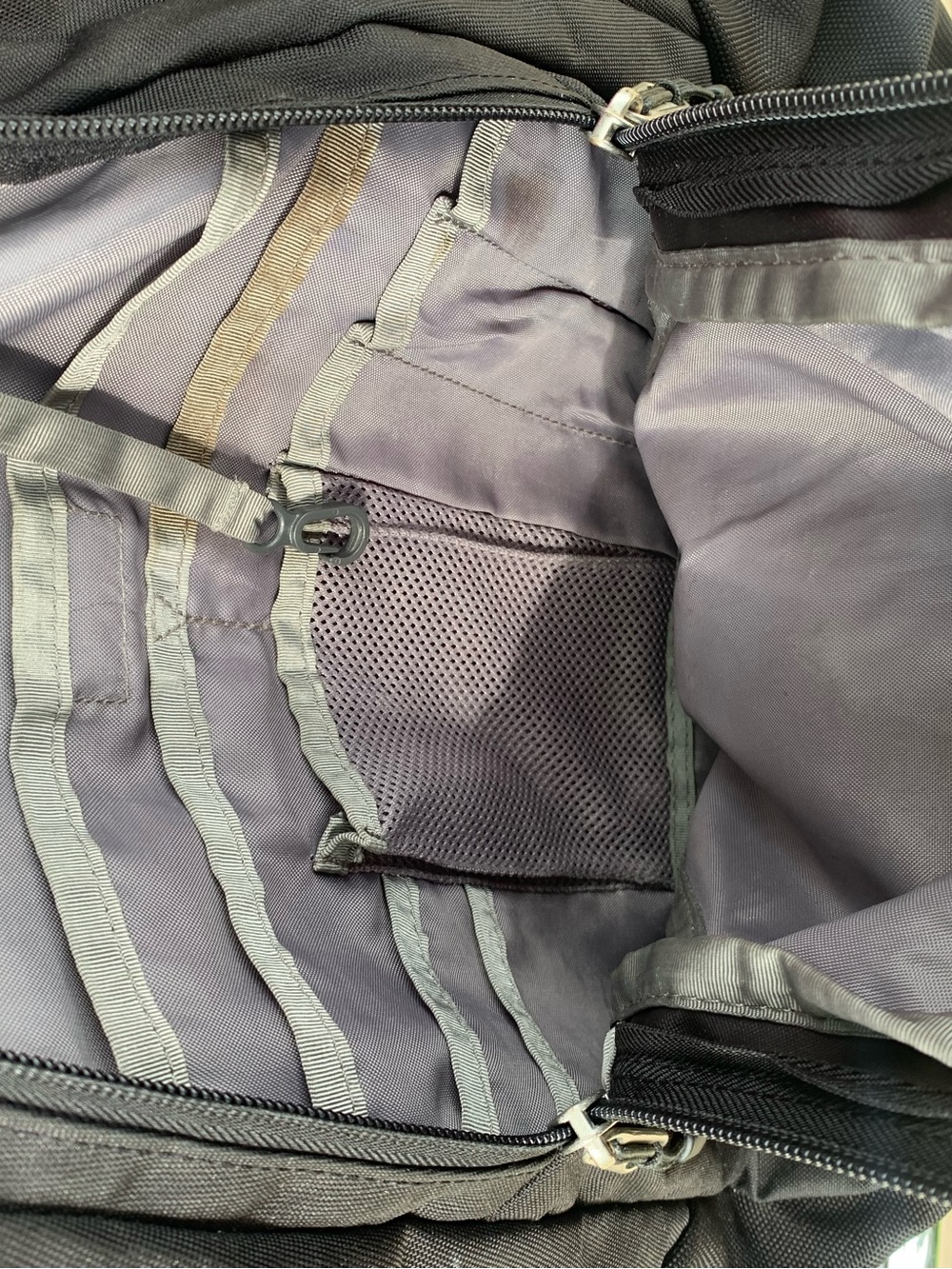 The North Face Black Vault Backpack - Picture 6 of 6